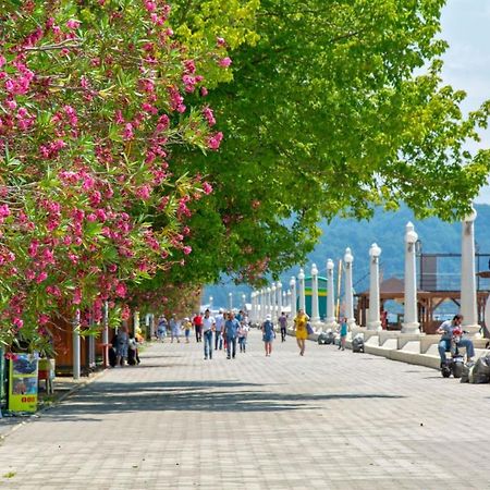 1 Квартира Люкс У Моря Sukhumi Luaran gambar